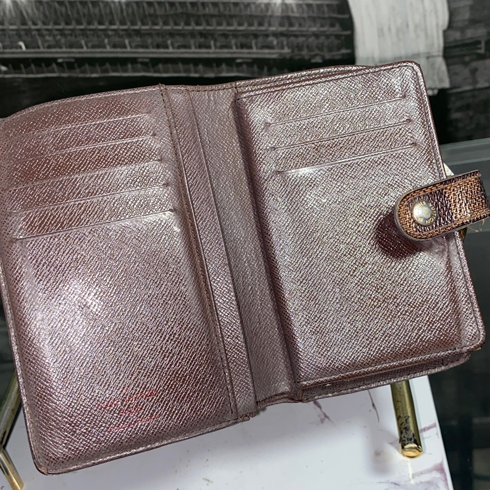 Authentic Louis Vuitton Damier Kisslock Wallet - Picture 8 of 16